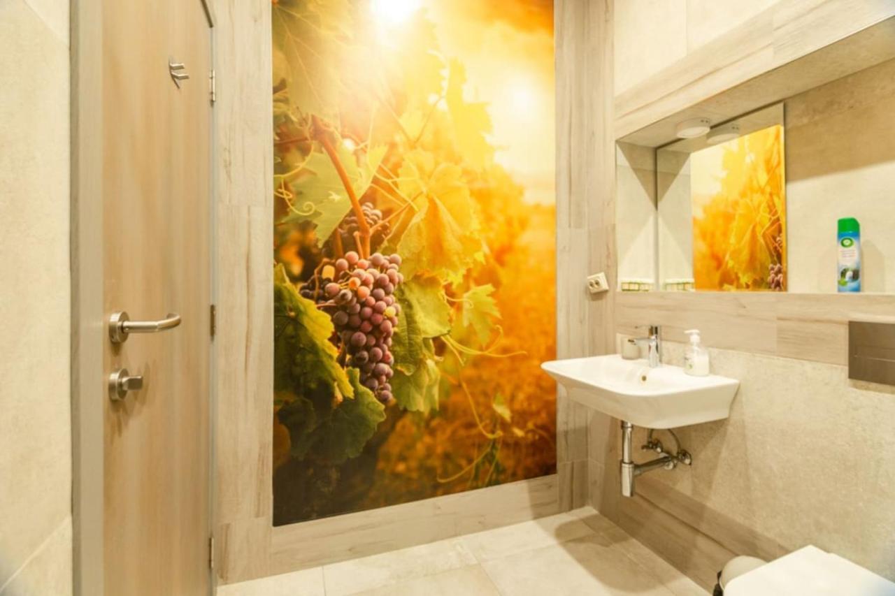 1 Bedroom Wine Journey * Sofya